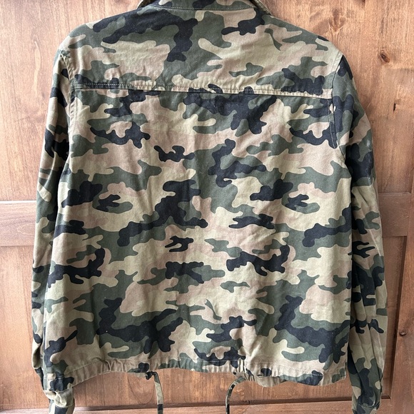 Military Jacket / Shacket - Picture 2 of 3